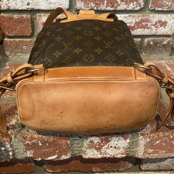 Louis Vuitton Monogram Montsouris MM Backpack - Picture 15 of 15